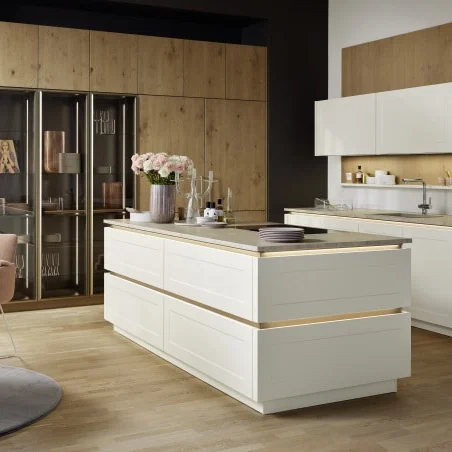 FRAME LACK - Magnolia softmatt  TAVOLA - Eiche Pinot